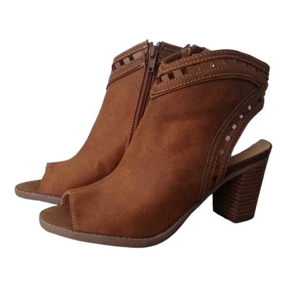 Maurices Shoes - MAURICES Glenda Western Style Cutout Heel Brown Distressed Faux Leather Sz 7.5